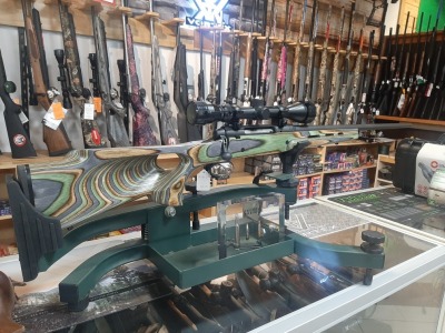 Carabine AXIS XP laminée thumbhole